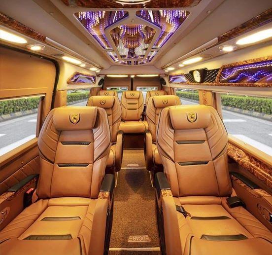 Limousine car for transfer