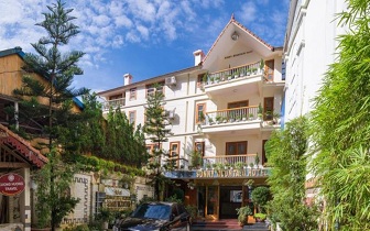 Sunny Mountain Hotel