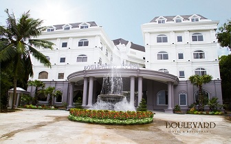 Boulevard Hotel 