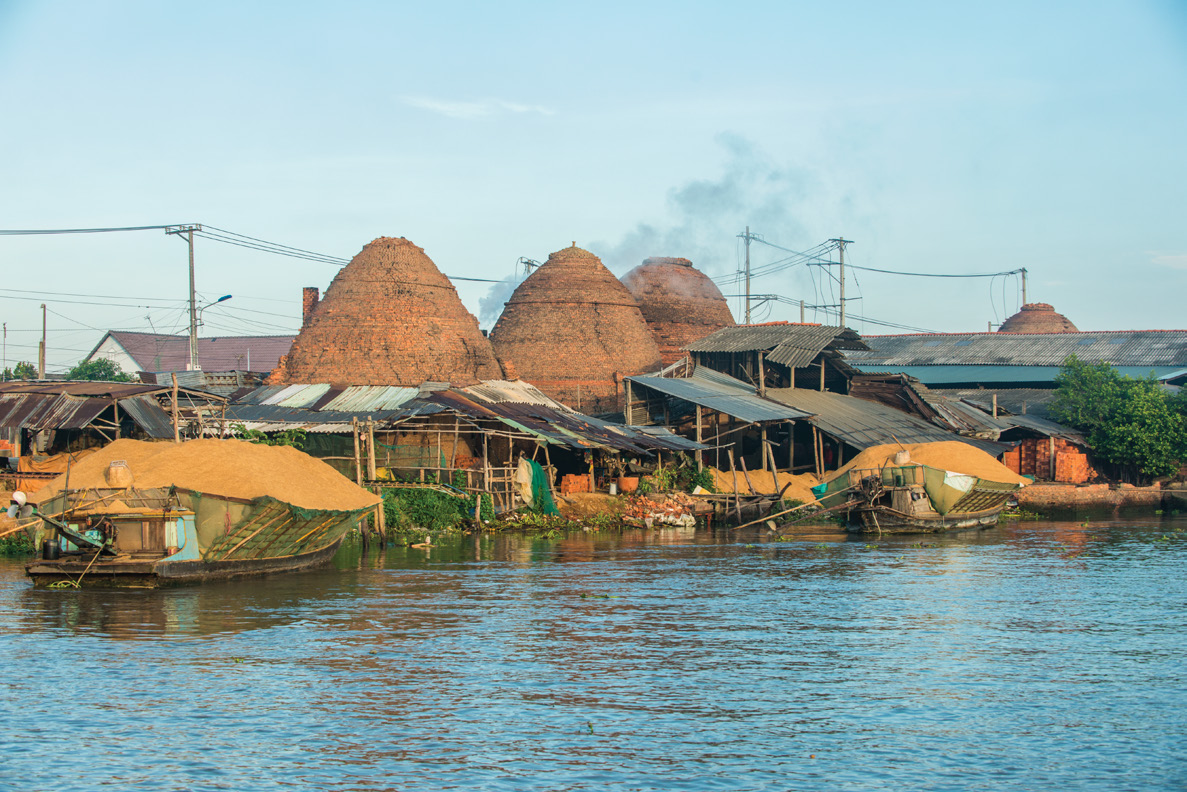 Journey to the delta: Saigon - Mythuan - Sadec - Longxuyen - Chaudoc