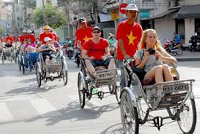 Cyclo- Water Puppetry Tour